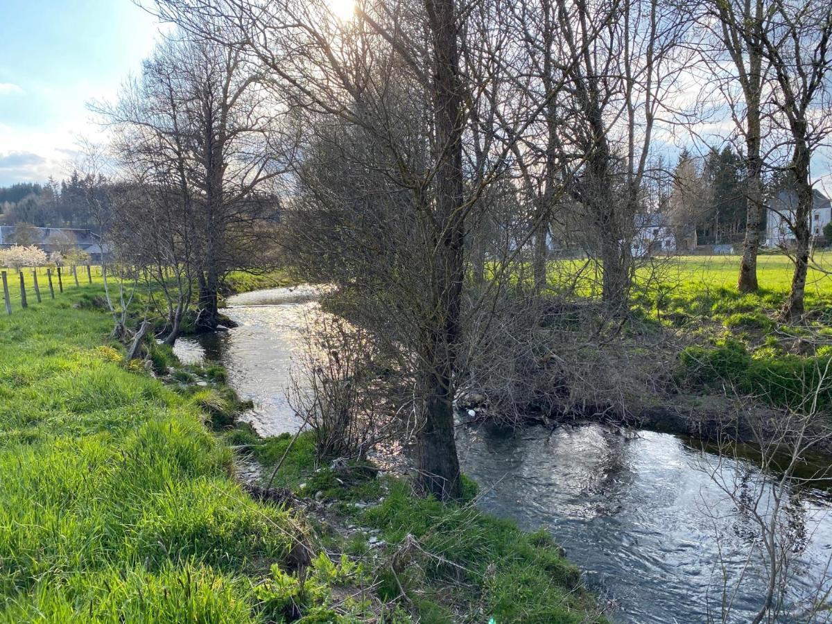 Le Héron - Gîte de charme avec rivière - 6 ou 10 personnes Fauvillers Extérieur photo